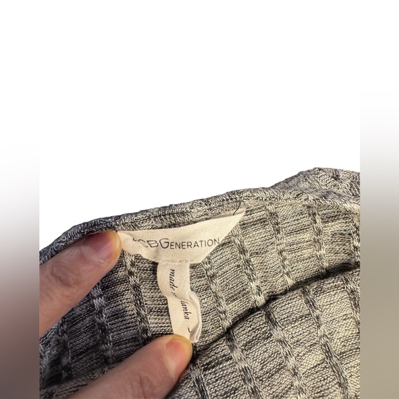 BCBGeneration Textured Gray and White Top - Picture 7 of 7